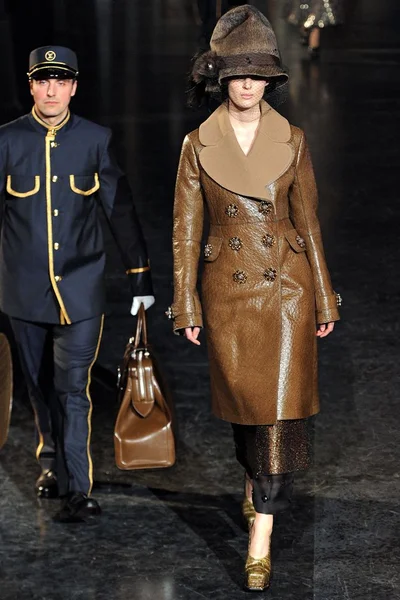 Look 44